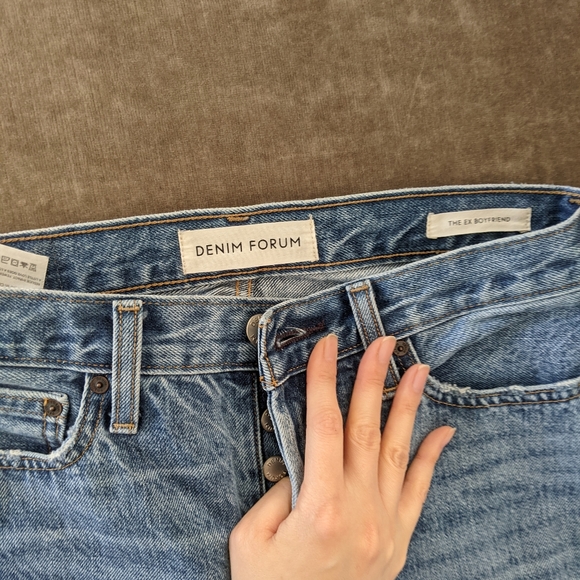 Excellent condition Aritzia Denim Forum Ex-Boyfriend Jeans - Picture 4 of 9